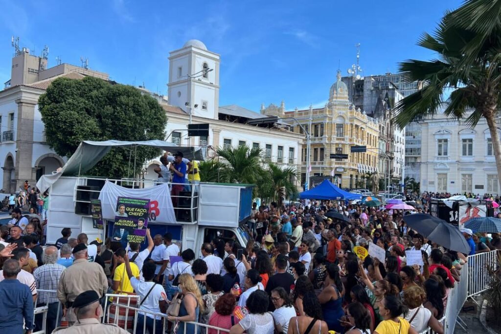 Câmara de Salvador vota reajuste de professores em meio à greve da rede municipal