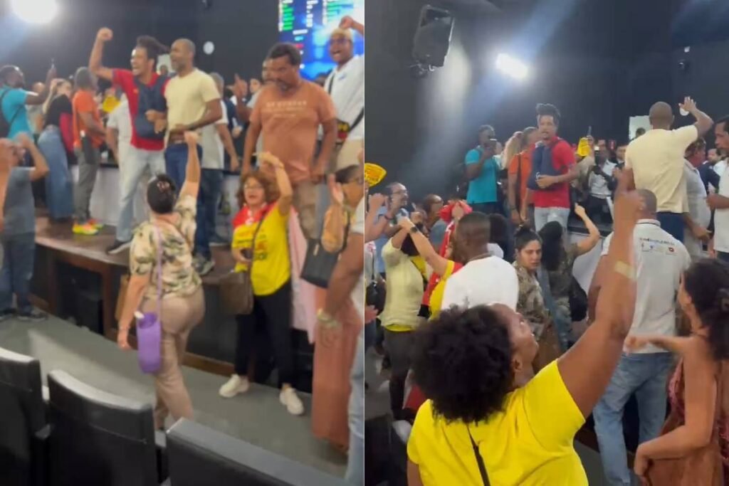 Tumulto na Câmara: professores invadem plenário em greve